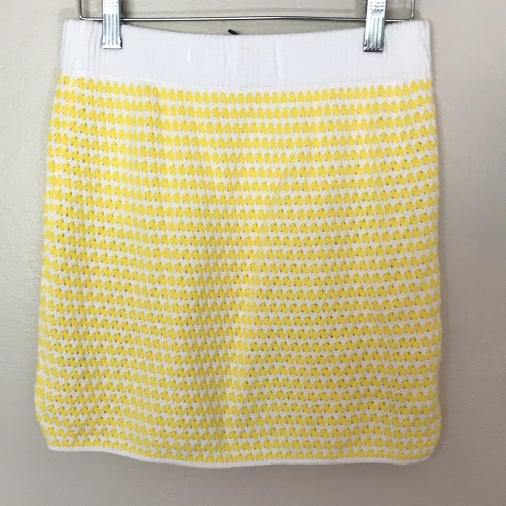 NEW Future Collective Crochet Mini Skirt. M - Picture 4 of 7